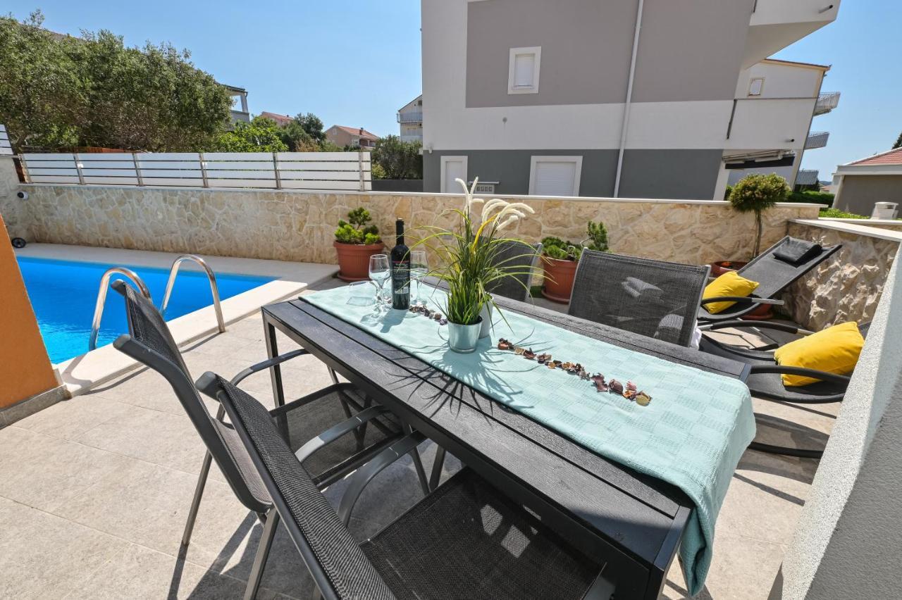 Apartment Funtastic With Private Pool Novalja Exterior photo
