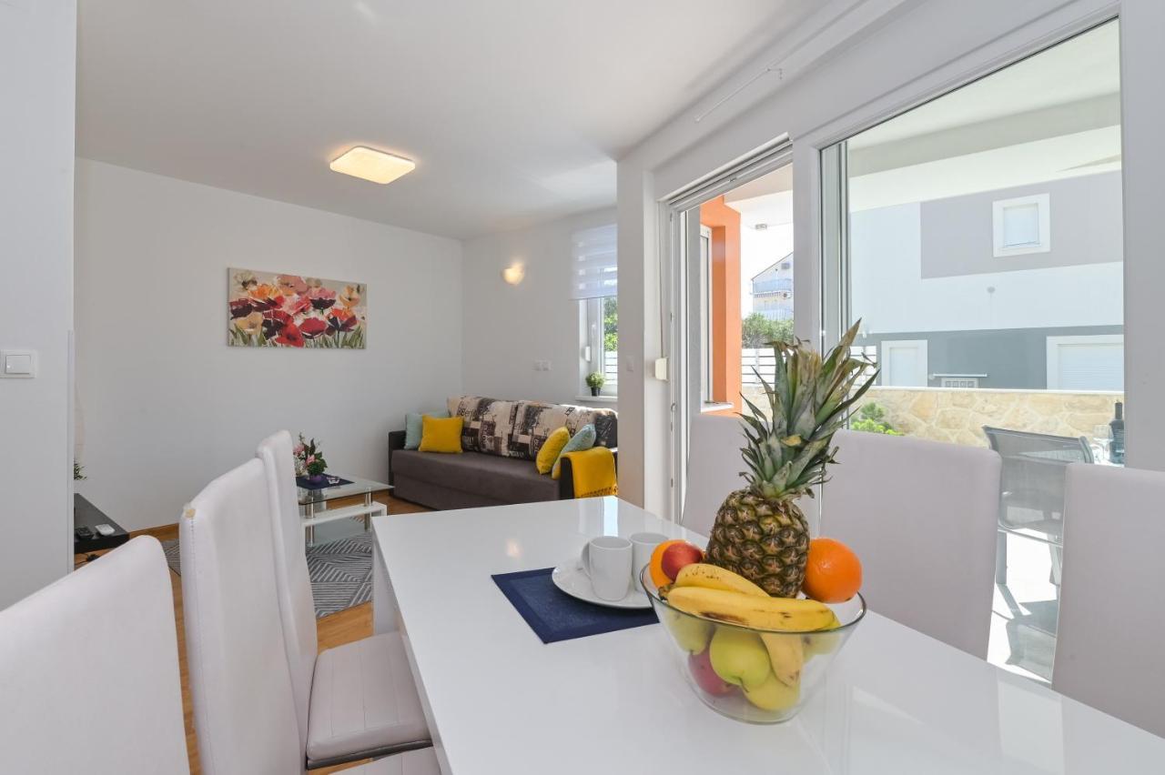 Apartment Funtastic With Private Pool Novalja Exterior photo