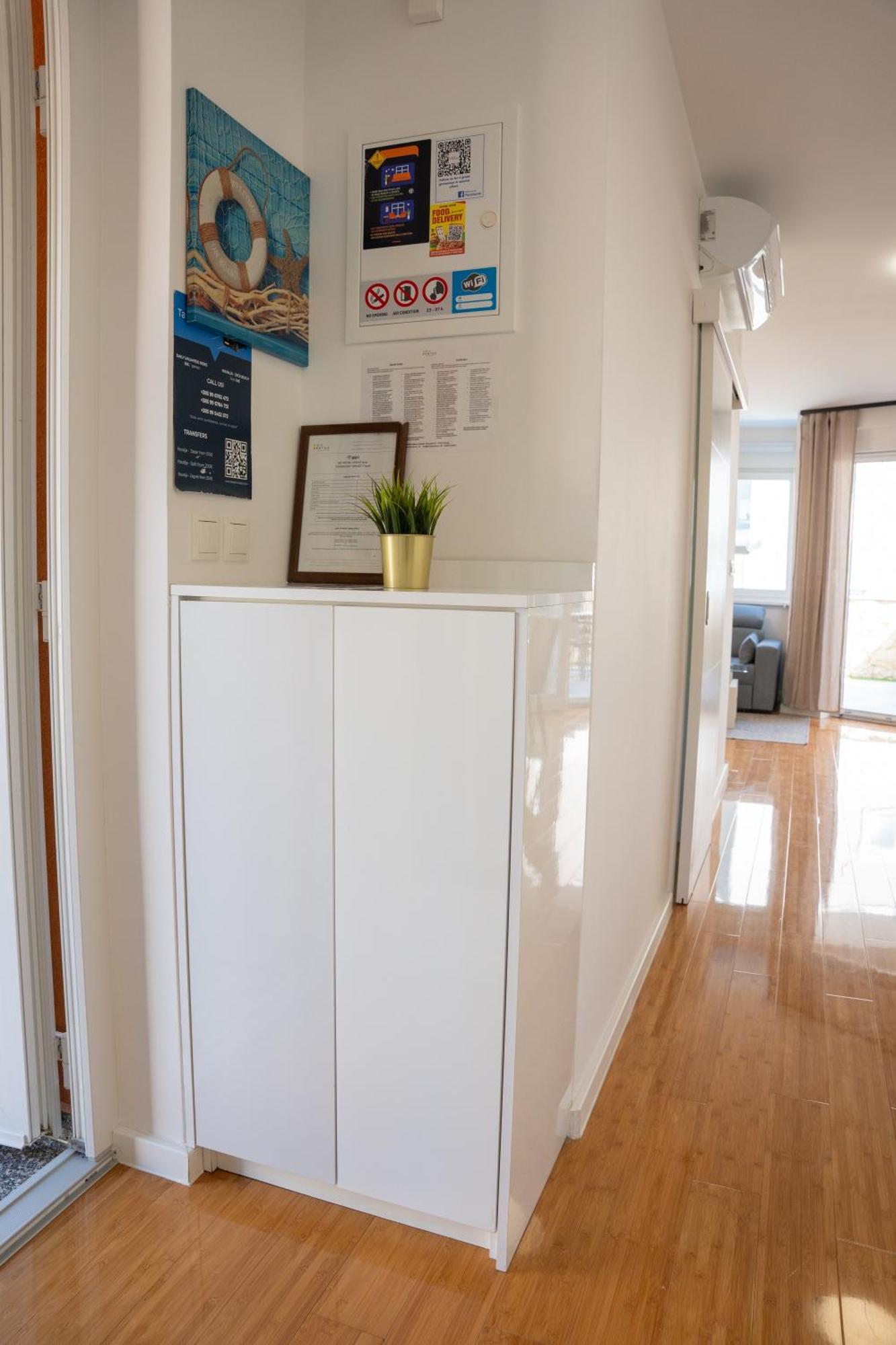 Apartment Funtastic With Private Pool Novalja Exterior photo
